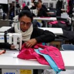 “No basta con decirles que ahorren”: proponen adelantar horarios laborales y escolares para evitar racionamientos de energía en Colombia