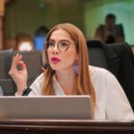 “¿En qué colegio le preguntan a un niño si quiere ser niño o niña?”: Catherine Juvinao exige pruebas a congresista conservador