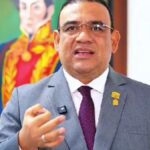 «¡ A los ilegales se les combate ! a los niños se les protege» : senador Antonio Correa