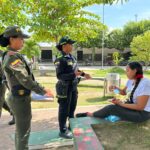 Policía fortalece la prevención del hurto en el parque principal de San Carlos