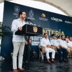 Presidente De La Espriella lanzó este sábado la ruta aérea internacional, operada por Satena, entre Montería y Ciudad de Panamá.