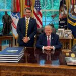 Donald Trump anuncia que acogerá en Estados Unidos a Flávio Bolsonaro tras comicios en Brasil.